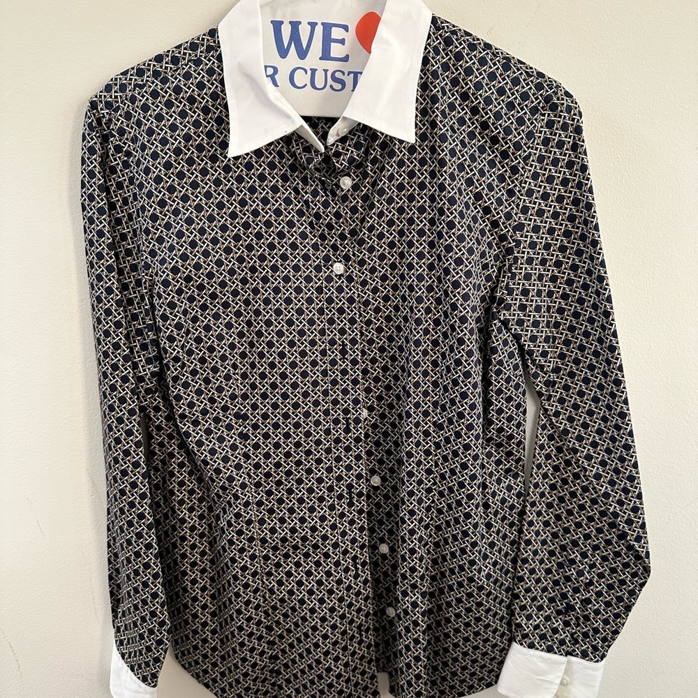 Women’s Patterned Shirt with White Collar